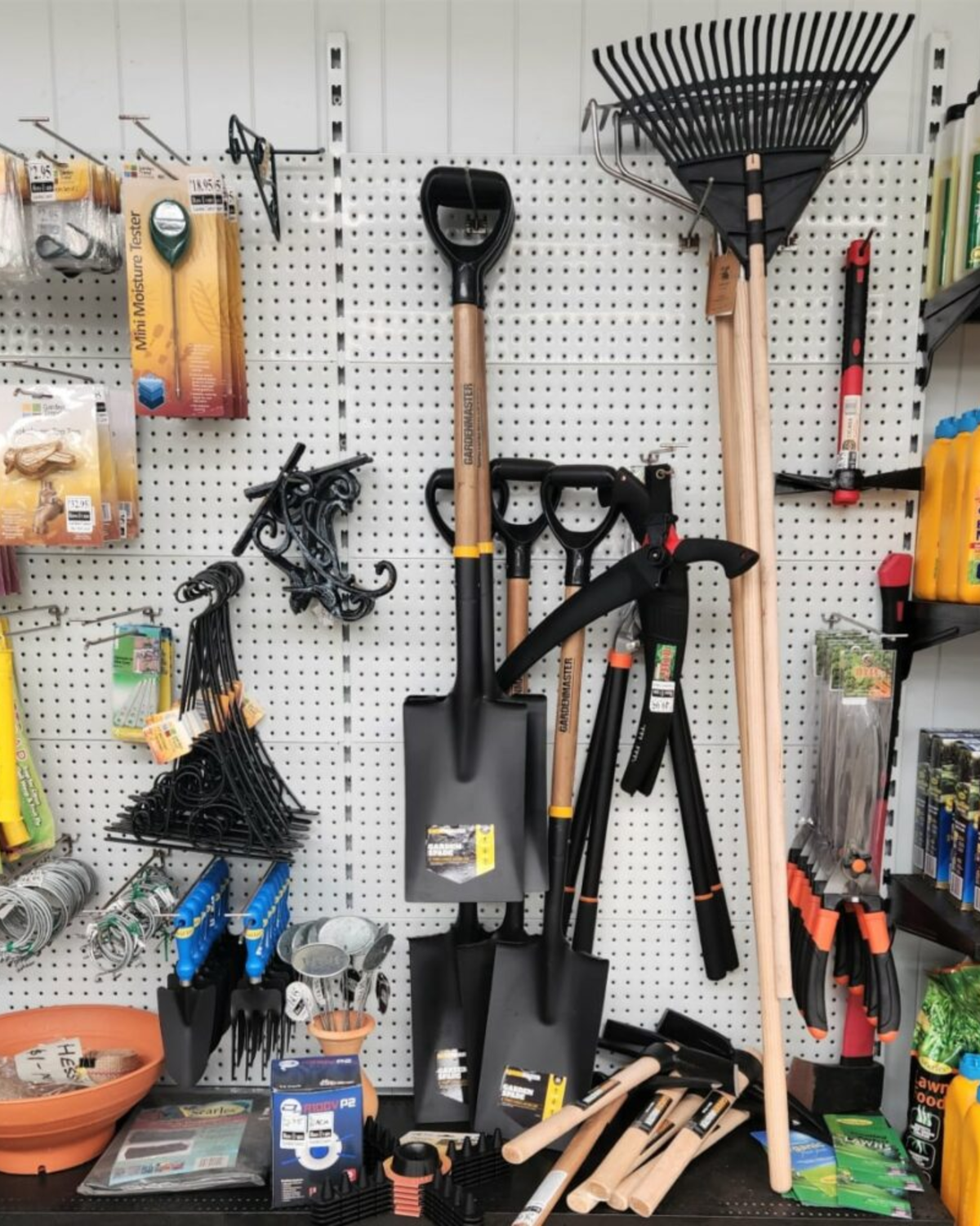 Hardware & Garden